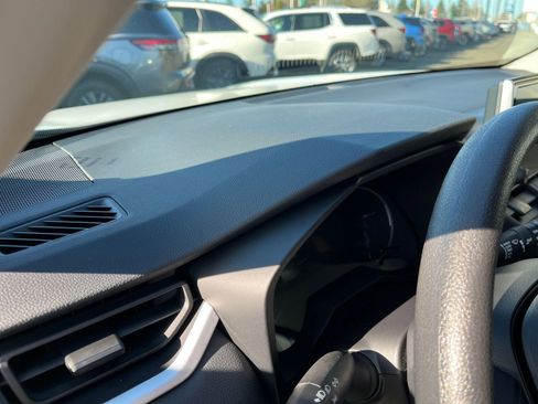 Used 2025 Toyota RAV4 XLE image 36