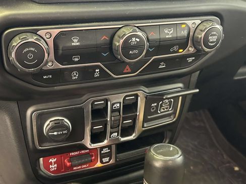 Used 2022 Jeep Gladiator Rubicon AWD/4WD image 27
