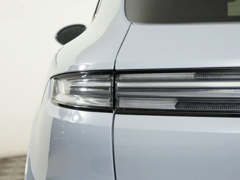Certified 2025 Porsche Cayenne GTS AWD/4WD image 12