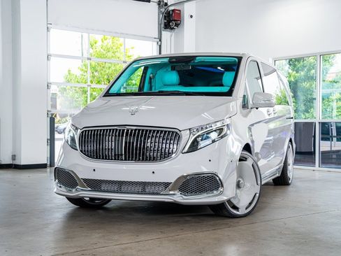 Used 2023 Mercedes-Benz Metris Passenger image 2