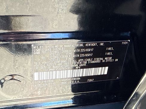 Used 2025 Toyota RAV4 LE AWD/4WD image 26