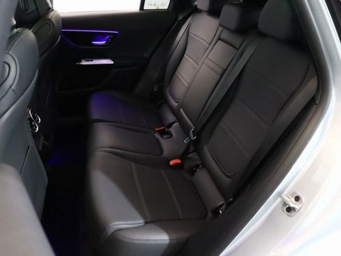 Used 2025 Mercedes-Benz GLC 300 4MATIC image 16