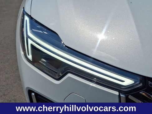 New 2026 Volvo XC90 B6 Plus w/ Protection Package Premier image 9