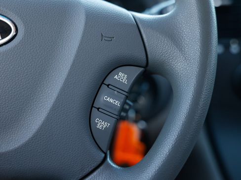 Used 2006 Kia Sedona LX image 27