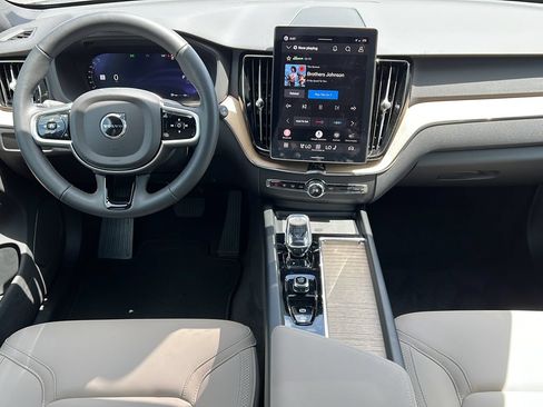 Certified 2026 Volvo XC60 B5 Core w/ Climate Package PRO AWD/4WD image 14