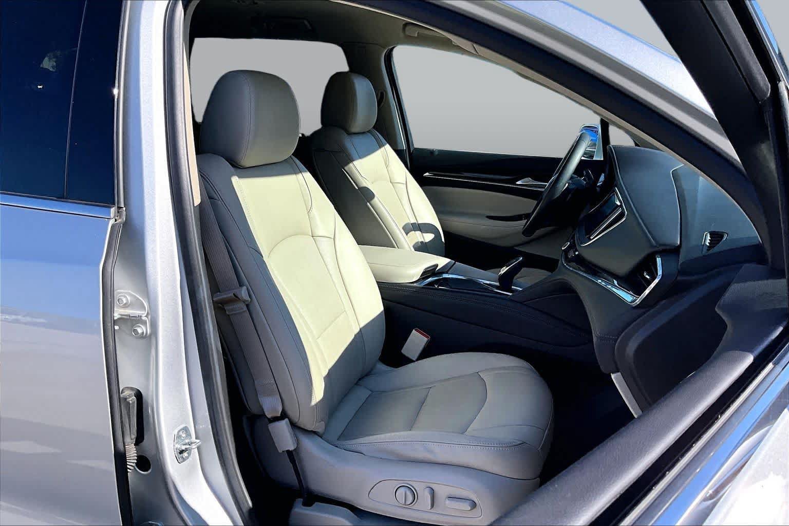 Used 2020 Buick Enclave Essence FWD image 8