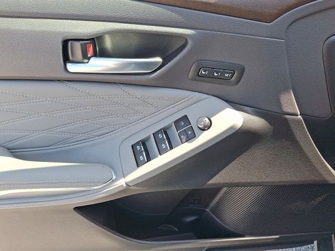 Certified 2022 Toyota Avalon Limited image 12