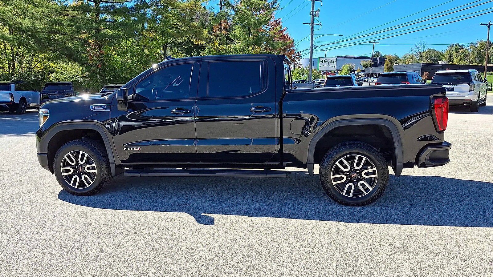 Used 2020 GMC Sierra 1500 AT4 w/ AT4 Premium Package AWD/4WD image 6