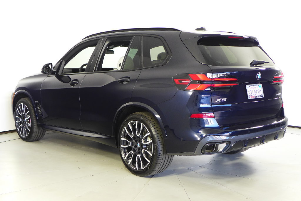 Used 2026 BMW X5 xDrive40i w/ M Sport Package AWD/4WD image 9
