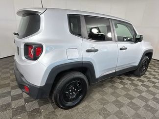 Used 2021 Jeep Renegade Sport AWD/4WD video 3