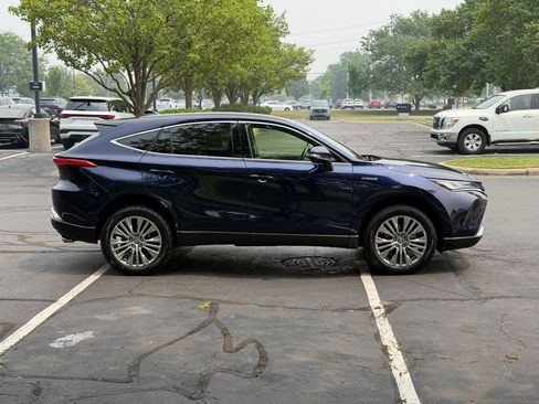 Used 2021 Toyota Venza Limited w/ Advanced Technology Package AWD/4WD image 8
