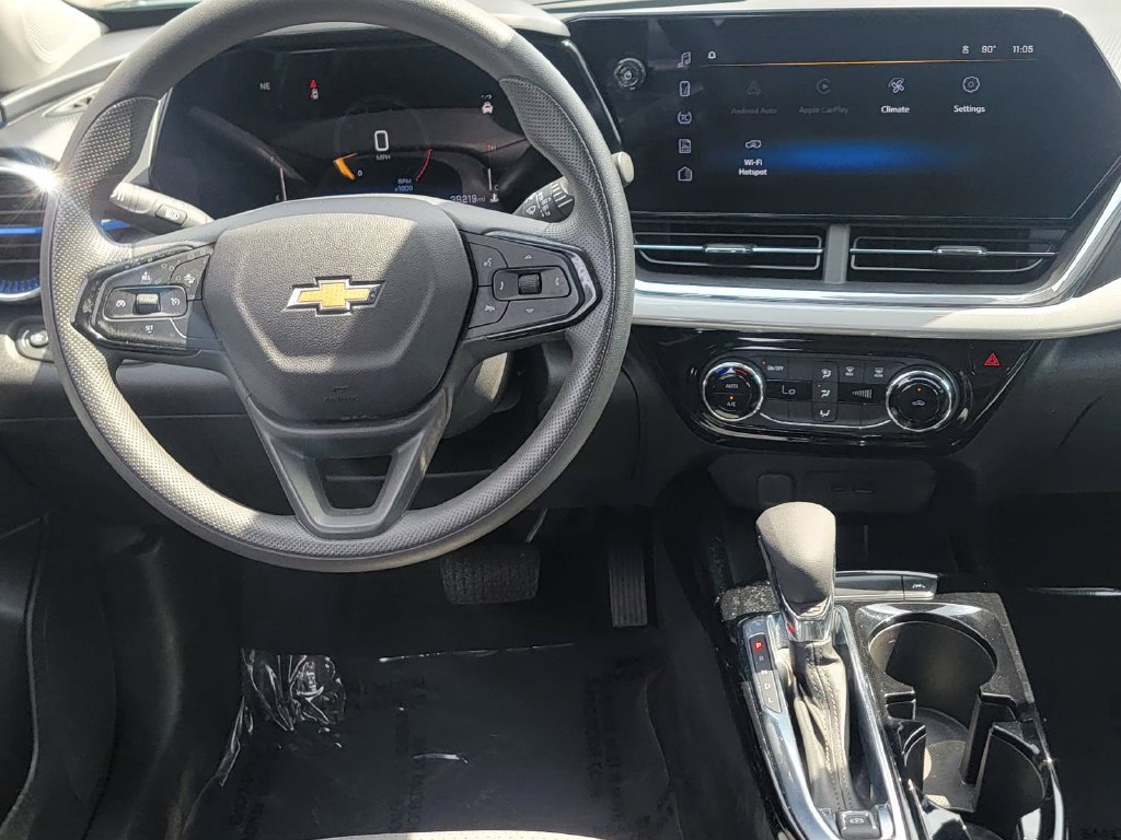 Used 2025 Chevrolet Trax LT FWD image 20