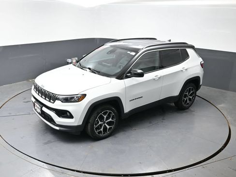 Used 2025 Jeep Compass Limited AWD/4WD image 41