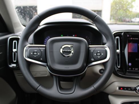 New 2026 Volvo XC40 B5 Ultra w/ Climate Package image 14