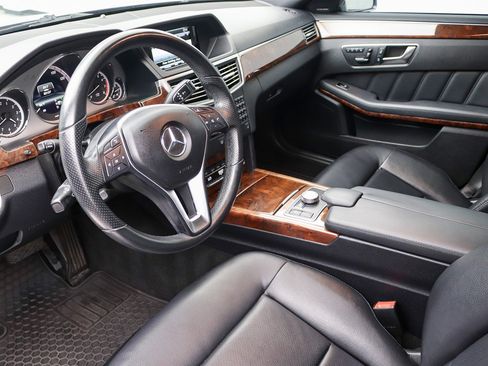 Used 2013 Mercedes-Benz E 350 Sedan image 22