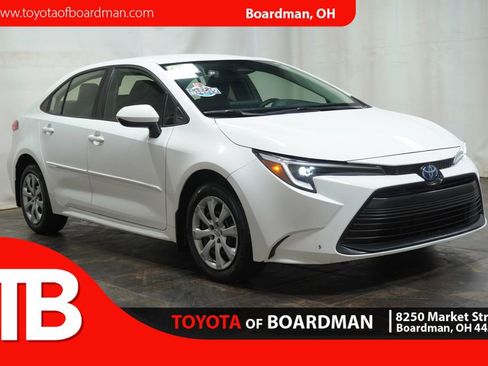 Certified 2023 Toyota Corolla LE image 1