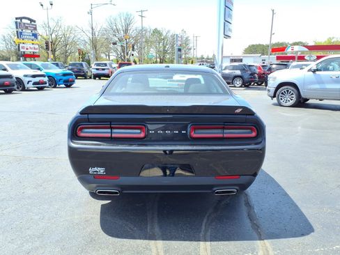 Used 2022 Dodge Challenger GT AWD/4WD image 5