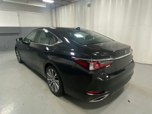 Used 2019 Lexus ES 350 w/ Premium Package FWD image 2