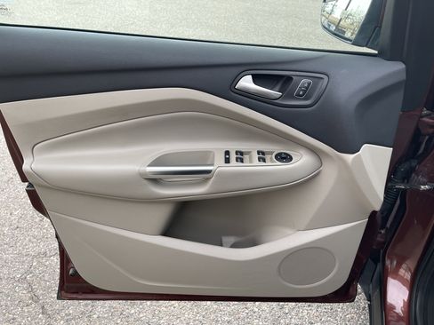 Used 2018 Ford Escape SE w/ SE Sync 3 Package image 12