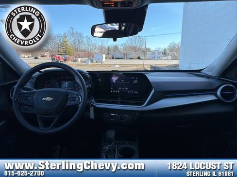 Used 2024 Chevrolet Trax LS image 9