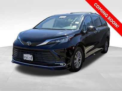 Used 2022 Toyota Sienna XLE