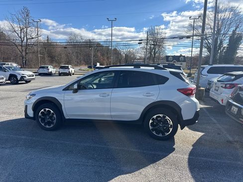 Used 2023 Subaru Crosstrek 2.0i Premium image 4