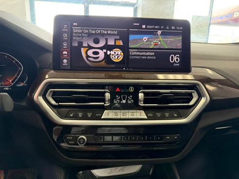 Used 2025 BMW X4 xDrive30i AWD/4WD image 46