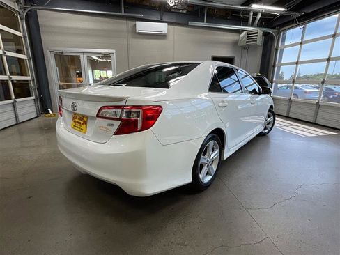 Used 2014 Toyota Camry SE w/ Fleet Convenience Package FWD image 5