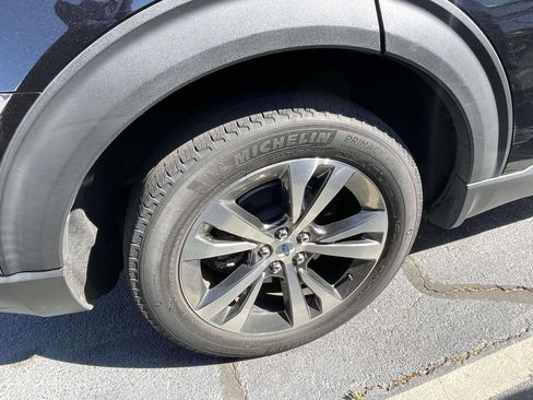 Used 2020 Ford Explorer Platinum image 27