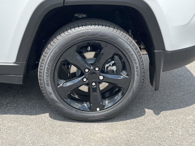 New 2026 Jeep Grand Cherokee Limited w/ Limited Altitude Package AWD/4WD image 11