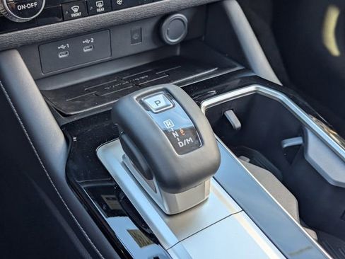 New 2026 Mitsubishi Outlander SE image 17