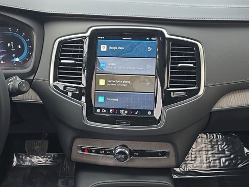 Certified 2023 Volvo XC90 B6 Ultimate w/ Lounge Package image 15