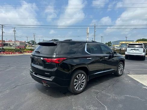 Used 2023 Chevrolet Traverse Premier AWD/4WD image 5