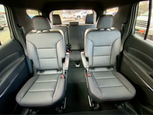 New 2026 Chevrolet Traverse Z71 w/ Enhanced Driving Package image 35