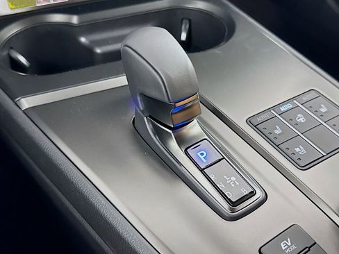 New 2026 Lexus UX 300h FWD image 15