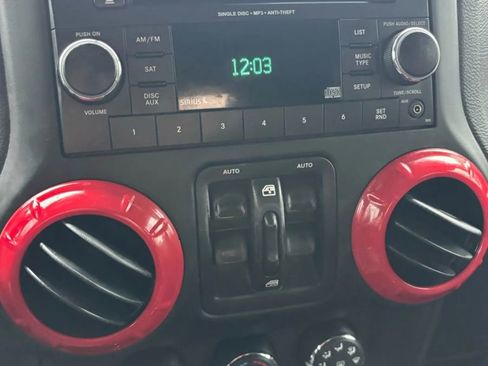 Used 2016 Jeep Wrangler Unlimited Sahara image 70