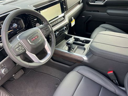 New 2026 GMC Sierra 1500 SLT w/ SLT Convenience Package image 8