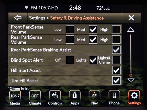 Used 2023 Jeep Cherokee Altitude Lux w/ Mopar Interior Package AWD/4WD image 19