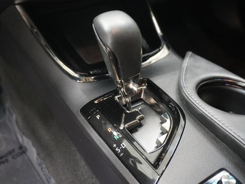 Used 2016 Toyota Avalon Limited w/ Toyota Safety Sense Package FWD image 23