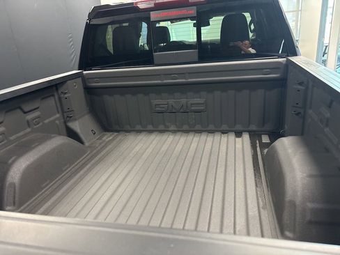 Used 2025 GMC Sierra 1500 SLT w/ SLT Premium Plus Package image 5