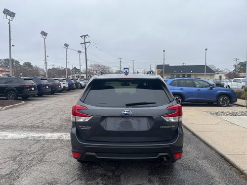 Used 2024 Subaru Forester Premium image 5