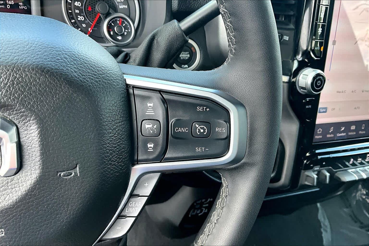 Used 2025 RAM 2500 Big Horn AWD/4WD image 24