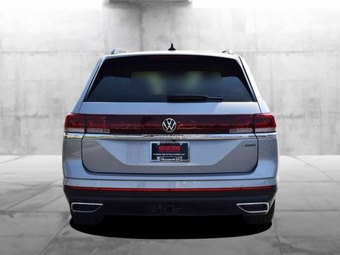 Used 2025 Volkswagen Atlas SE AWD/4WD image 6