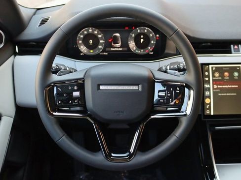 Used 2026 Land Rover Range Rover Evoque S image 17