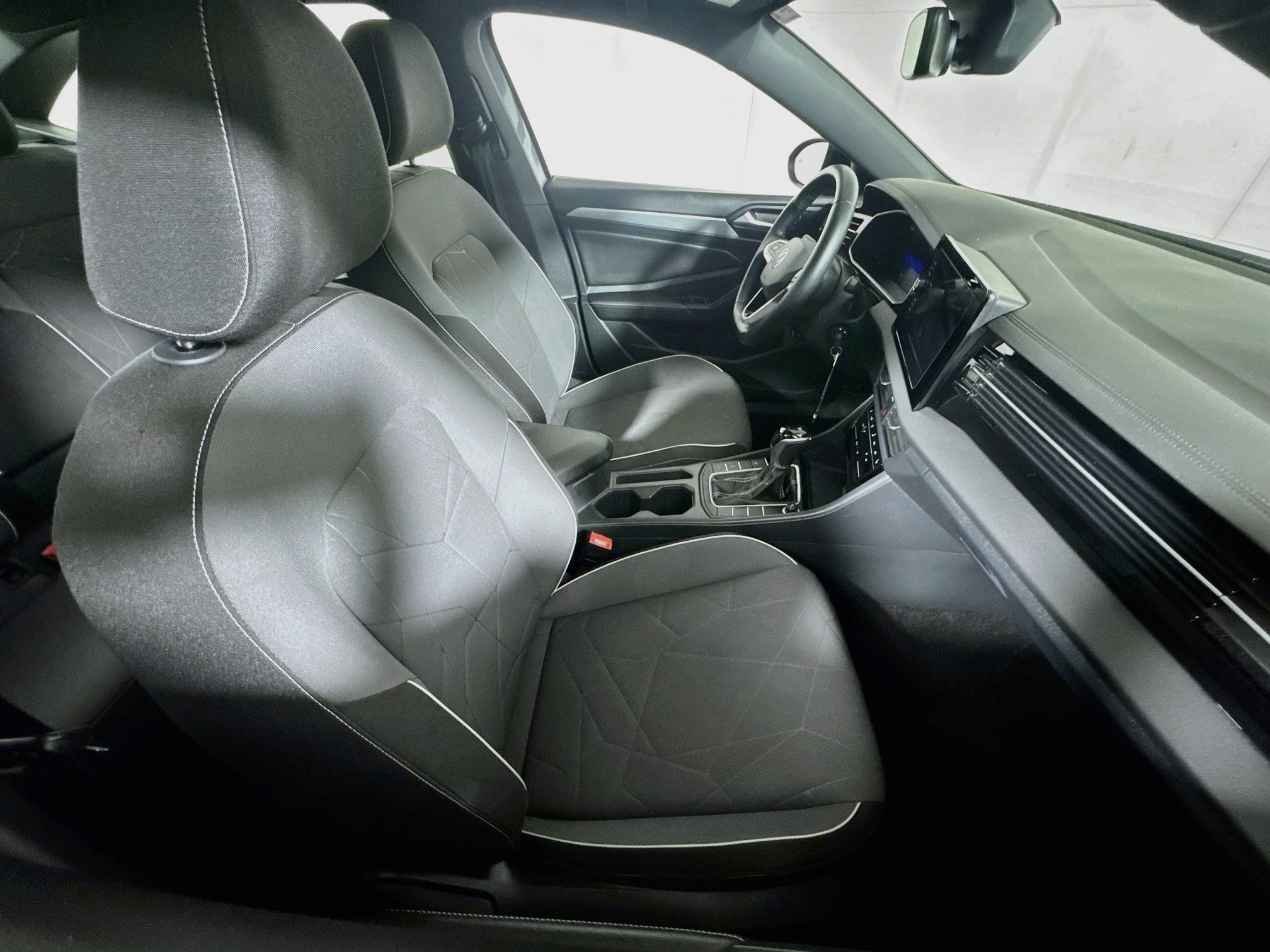 Used 2025 Volkswagen Jetta Sport FWD image 27