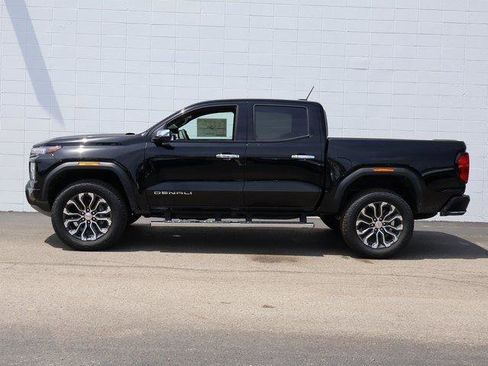 New 2025 GMC Canyon Denali image 3