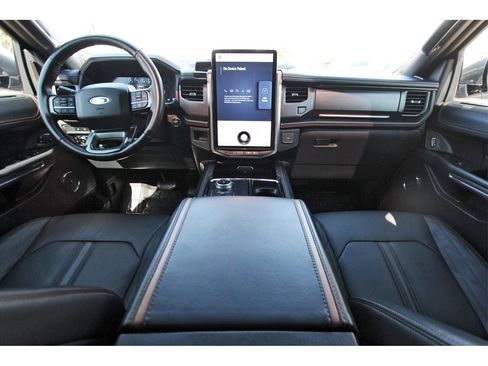 Used 2023 Ford Expedition Max Platinum image 7