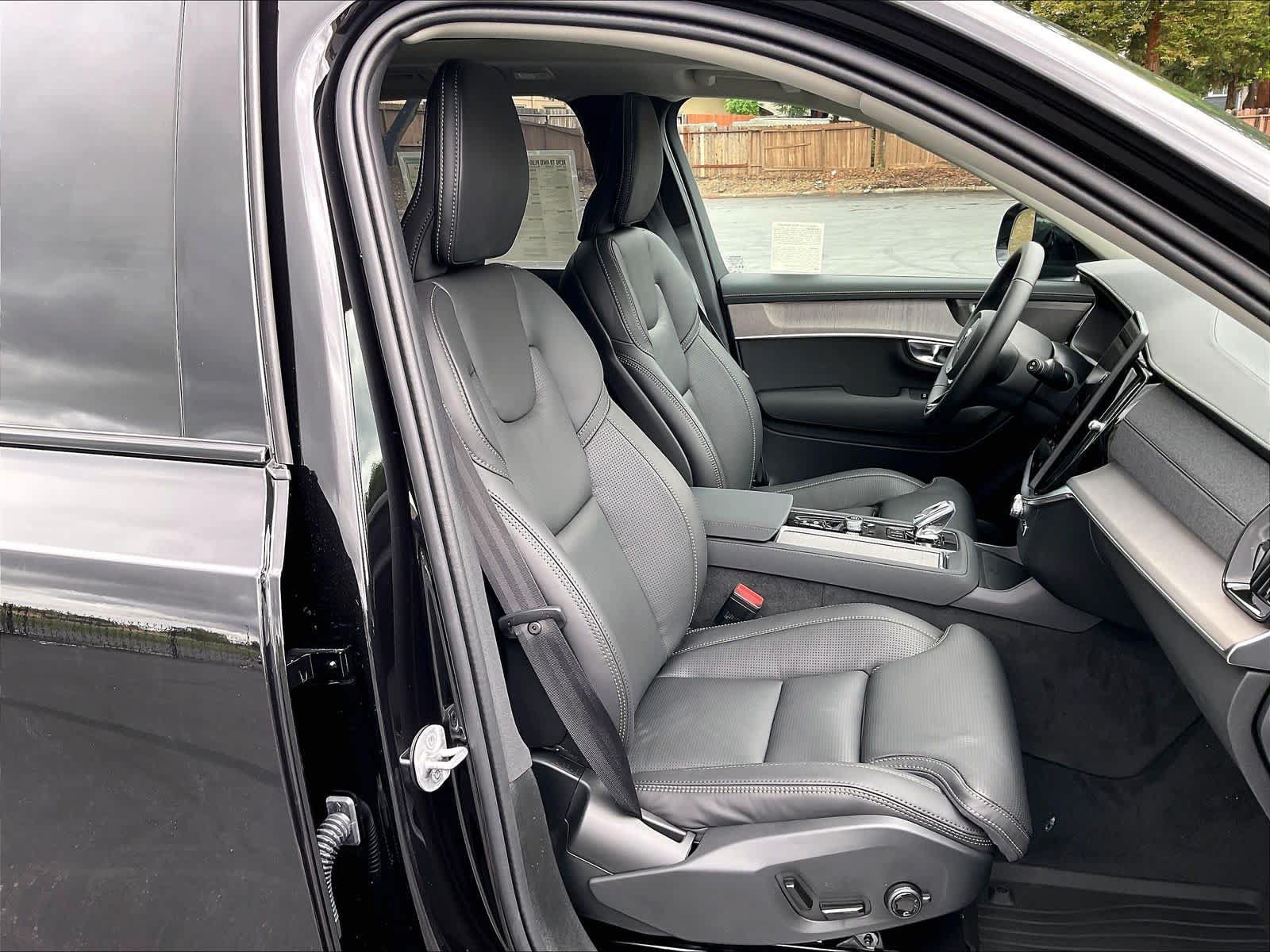 New 2026 Volvo XC90 T8 Ultra w/ Protection Package AWD/4WD image 32