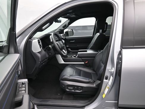 Used 2023 Toyota Tundra Platinum image 9