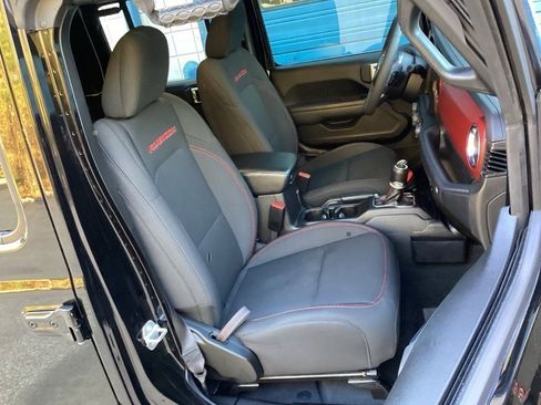 Used 2023 Jeep Gladiator Rubicon w/ LED Lighting Group image 28